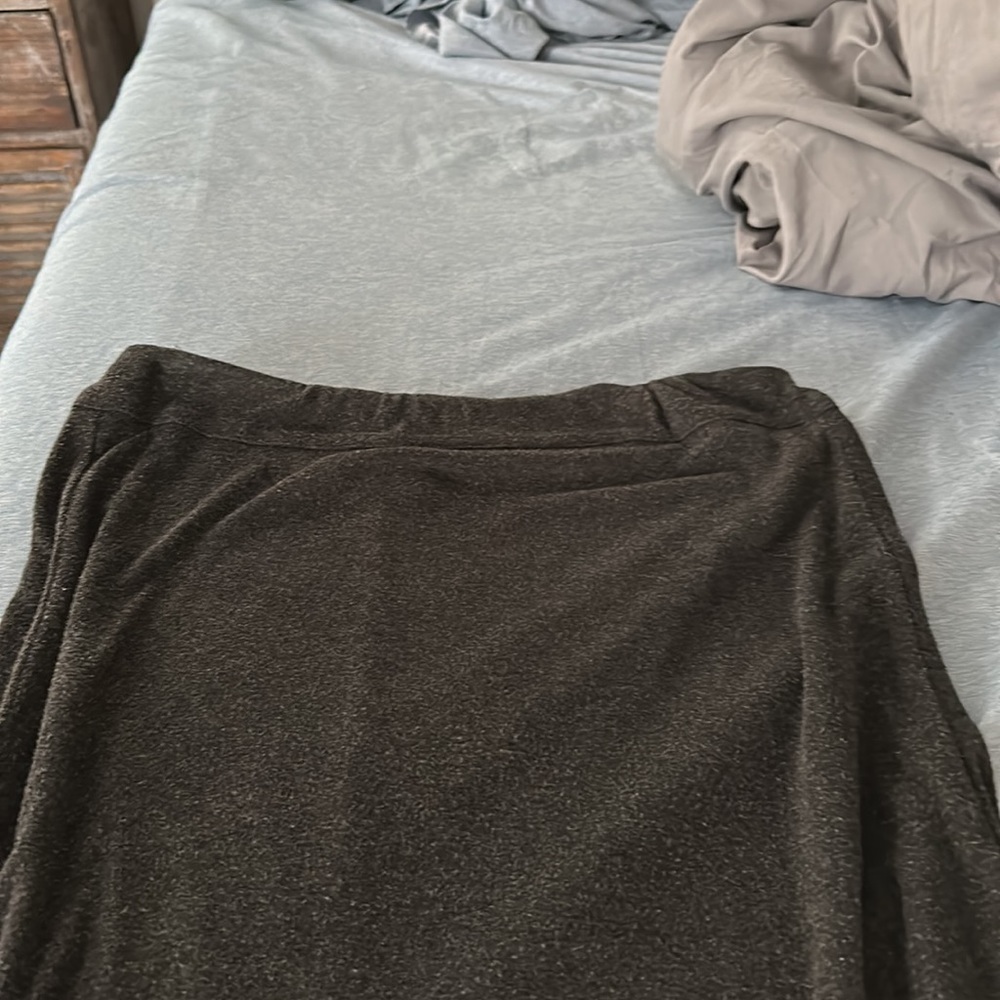 Joseph Ribkoff skirt. Size 10. - Picture 5 of 6